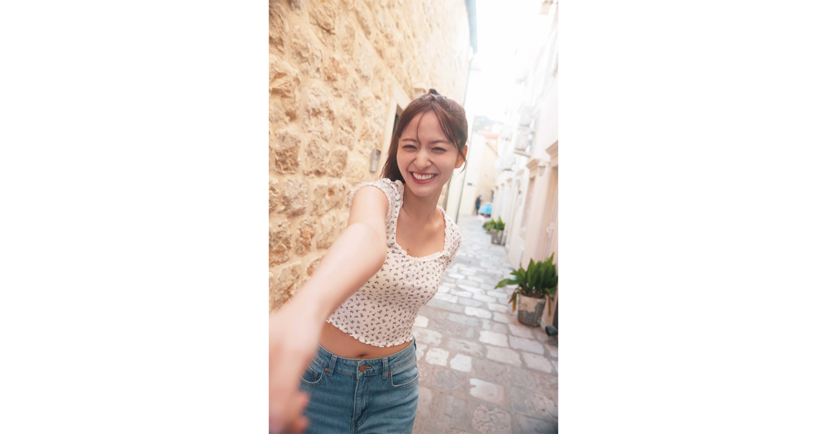 乃木坂46 金川紗耶1st写真集『好きのグラデーション』全国10店舗での
